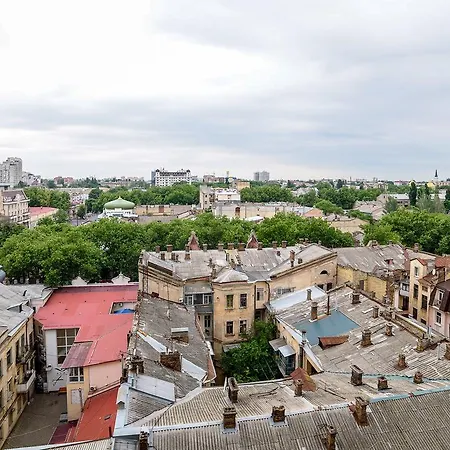 Legrand Vosemnadcataya Zhemchuzhina 79 Apartment